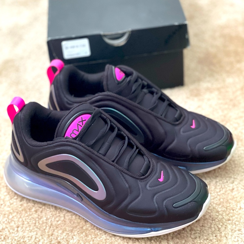 Nike Air Max 720! Hard to find 🔥 SOLD
